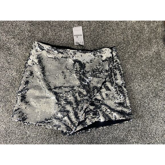 Stradivarius Sequin Mini Skort Silver NEW Large Festival Concert Swiftie - Picture 1 of 10